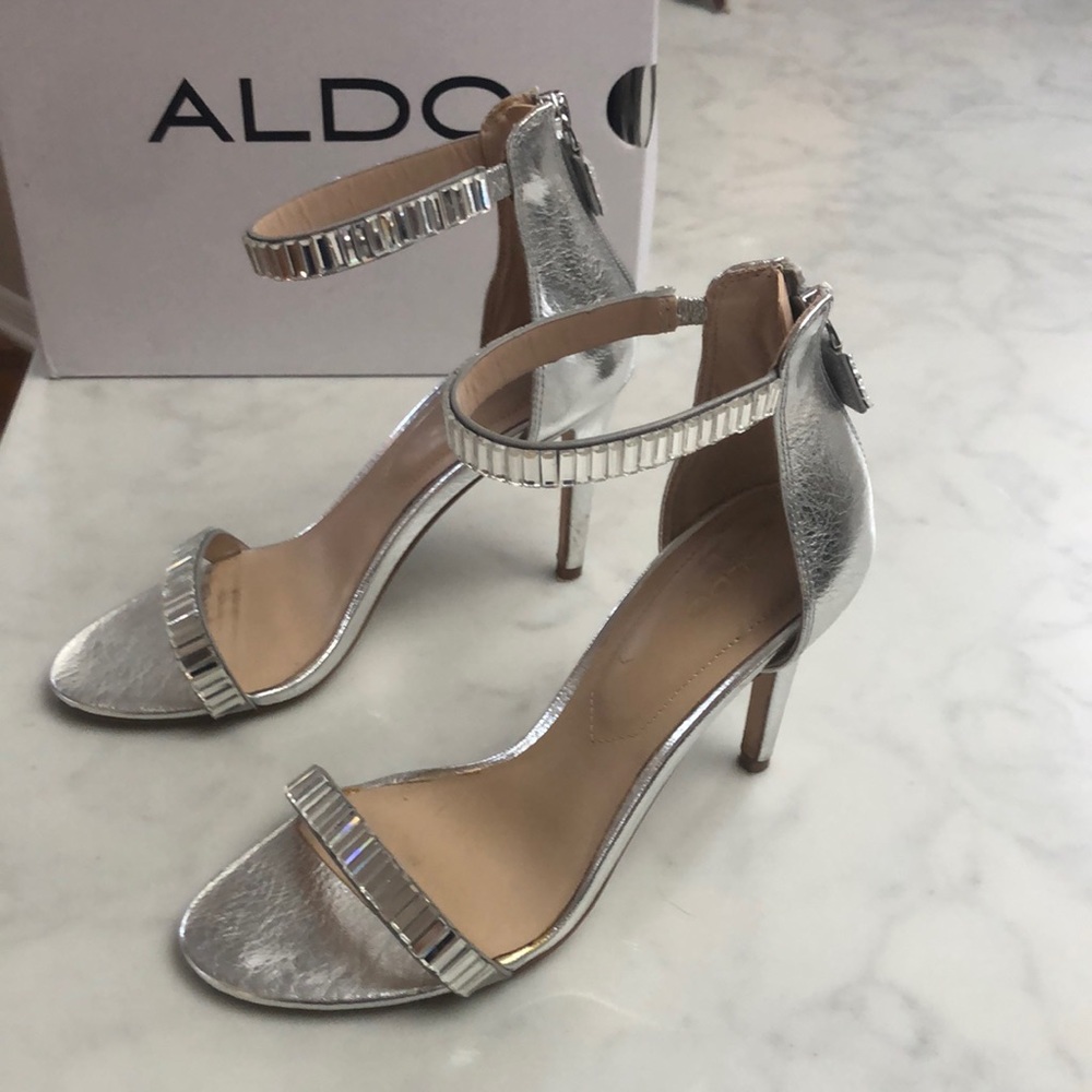 ALDO SUBRYLLA SILVER HEELS 7 with box